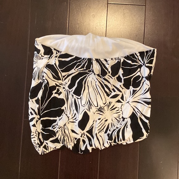 BCX 100% rayon print halter top with decorative hardware and elastic hem - Picture 2 of 7